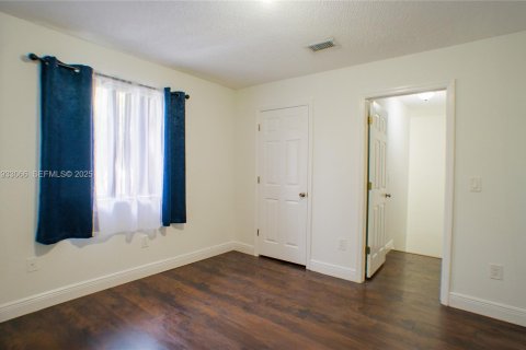 Снять в аренду кондоминиум в Хомстед, Флорида 2 спальни, 100.71м2, № 2035090 - фото 22