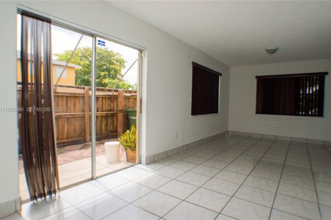 Снять в аренду кондоминиум в Хомстед, Флорида 2 спальни, 100.71м2, № 2035090 - фото 19