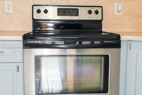 Снять в аренду кондоминиум в Хомстед, Флорида 2 спальни, 100.71м2, № 2035090 - фото 10