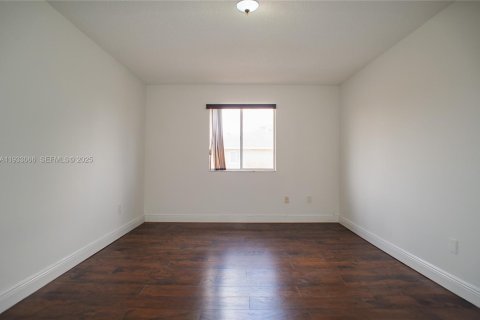 Снять в аренду кондоминиум в Хомстед, Флорида 2 спальни, 100.71м2, № 2035090 - фото 28