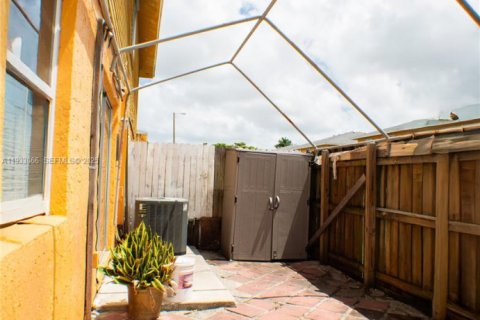 Снять в аренду кондоминиум в Хомстед, Флорида 2 спальни, 100.71м2, № 2035090 - фото 17