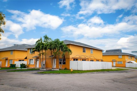 Кондоминиум с 2 спальнями в Хомстед, Флорида № 2035090