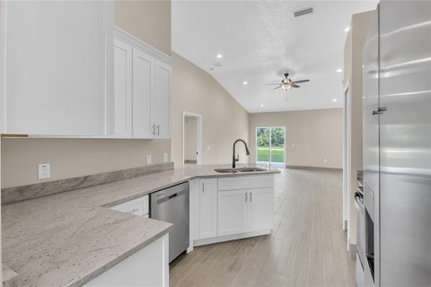 House in Kissimmee, Florida 3 bedrooms, 164.25 sq.m. № 1870714 - photo 8