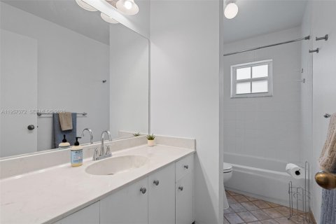 Casa en venta en Weston, Florida, 3 dormitorios, 147.53 m2 № 2011628 - foto 24