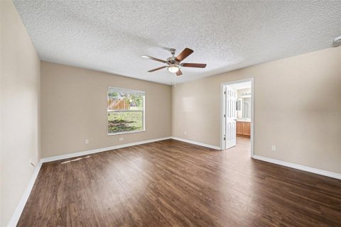 Casa en venta en Groveland, Florida, 3 dormitorios, 180.42 m2 № 2091581 - foto 3