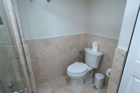 Condominio en alquiler en North Miami Beach, Florida, 2 dormitorios, 124.95 m2 № 1924679 - foto 15