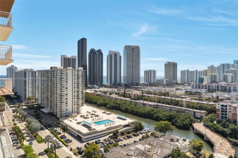 Copropriété à vendre à Sunny Isles Beach, Floride: 1 chambre, 87.61 m2 № 1770856 - photo 1