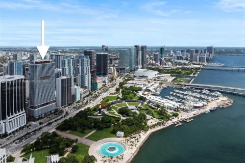 Condo in Miami, Florida, 1 bedroom  № 1977243 - photo 28