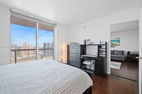 Condo in Miami, Florida, 1 bedroom  № 1977243 - photo 13