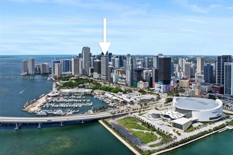 Condo in Miami, Florida, 1 bedroom  № 1977243 - photo 27