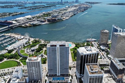 Condo in Miami, Florida, 1 bedroom  № 1977243 - photo 26
