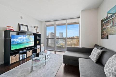 Condo in Miami, Florida, 1 bedroom  № 1977243 - photo 7