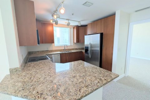 Condo in Hallandale Beach, Florida, 3 bedrooms  № 2261813 - photo 24