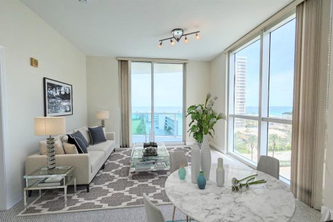 Condo in Hallandale Beach, Florida, 3 bedrooms  № 2261813 - photo 21