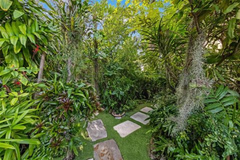 Casa en venta en Miami, Florida, 3 dormitorios, 150.87 m2 № 1976424 - foto 22