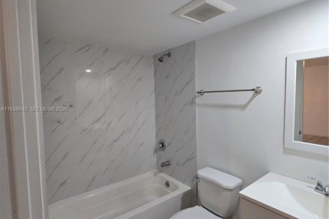 Appartement à louer à Miami, Floride: 2 chambres, 2354.52 m2 № 1996185 - photo 13