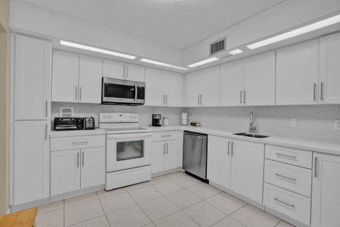 Condominio en venta en Hollywood, Florida, 1 dormitorio, 93.65 m2 № 2155090 - foto 2