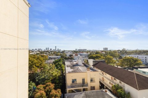 Condo in Miami, Florida, 1 bedroom № 1981989 - photo 14