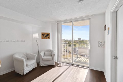Condo in Miami, Florida, 1 bedroom № 1981989 - photo 12
