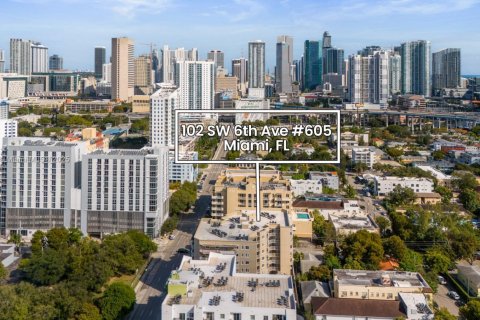 Condo in Miami, Florida, 1 bedroom № 1981989 - photo 1