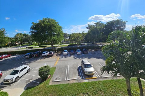 Copropriété à louer à Coral Springs, Floride: 2 chambres, 99.22 m2 № 2056752 - photo 13