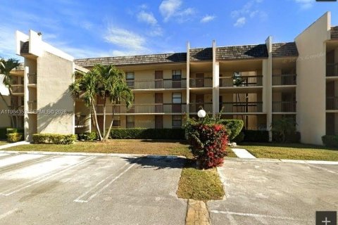 Copropriété à louer à Coral Springs, Floride: 2 chambres, 99.22 m2 № 2056752 - photo 1