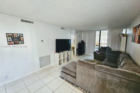 Copropriété à louer à Coral Springs, Floride: 2 chambres, 99.22 m2 № 2056752 - photo 3