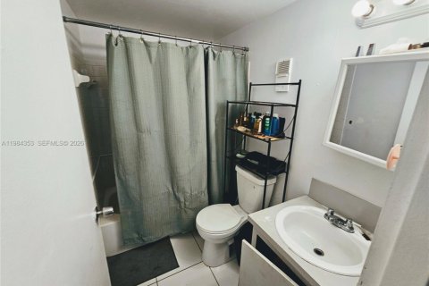 Copropriété à louer à Coral Springs, Floride: 2 chambres, 99.22 m2 № 2056752 - photo 11