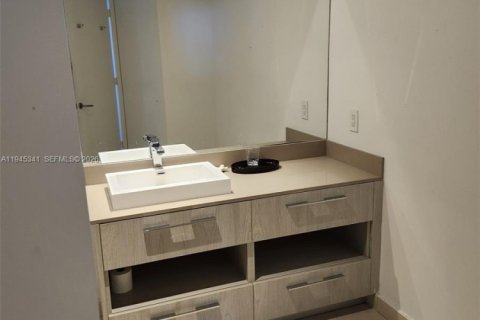 Hôtel, hôtellerie à vendre à Hollywood, Floride: 1 chambre, 78.97 m2 № 2002512 - photo 6