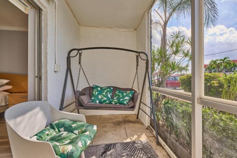 Condo in Jupiter, Florida, 1 bedroom № 2393249 - photo 17
