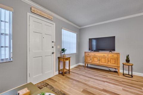 Condo in Jupiter, Florida, 1 bedroom № 2393249 - photo 6