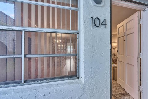 Condo in Jupiter, Florida, 1 bedroom № 2393249 - photo 3