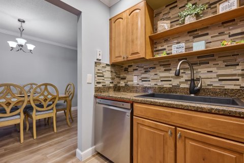 Condo in Jupiter, Florida, 1 bedroom № 2393249 - photo 12