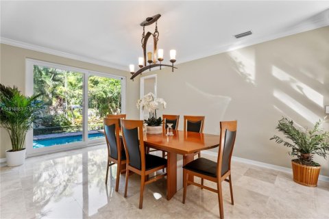 Villa ou maison à vendre à Miami, Floride: 4 chambres, 298.12 m2 № 1974913 - photo 7