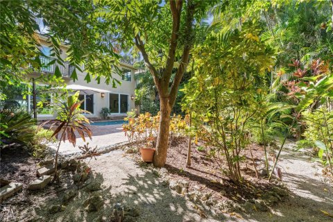 Villa ou maison à vendre à Miami, Floride: 4 chambres, 298.12 m2 № 1974913 - photo 28