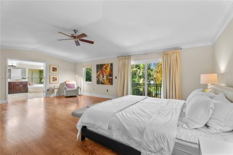 Villa ou maison à vendre à Miami, Floride: 4 chambres, 298.12 m2 № 1974913 - photo 15
