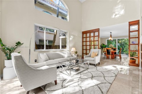 Villa ou maison à vendre à Miami, Floride: 4 chambres, 298.12 m2 № 1974913 - photo 4