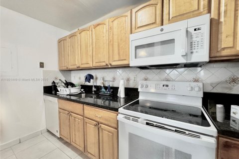 Copropriété à louer à Plantation, Floride: 2 chambres, 94.85 m2 № 1975289 - photo 6