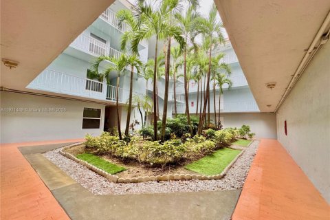 Copropriété à louer à Plantation, Floride: 2 chambres, 94.85 m2 № 1975289 - photo 16