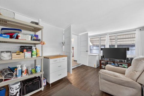 Купить виллу или дом в Норт-Майами-Бич, Флорида 3 спальни, 115.38м2, № 1971968 - фото 18