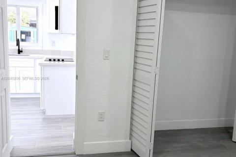 Commercial property in Homestead, Florida 2 bedrooms, 180.23 sq.m. № 2086459 - photo 9