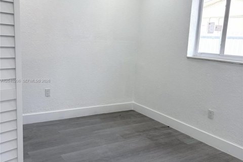 Commercial property in Homestead, Florida 2 bedrooms, 180.23 sq.m. № 2086459 - photo 13