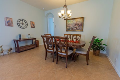 Villa ou maison à vendre à Port St. Lucie, Floride: 4 chambres, 223.99 m2 № 2397146 - photo 5