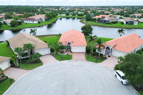 Villa ou maison à vendre à Port St. Lucie, Floride: 4 chambres, 223.99 m2 № 2397146 - photo 21