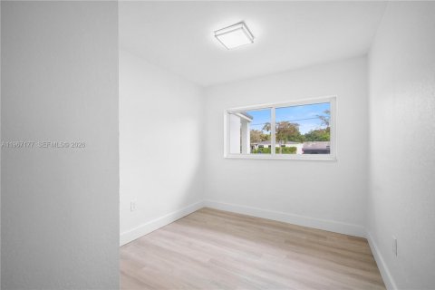 Casa en venta en Miami, Florida, 4 dormitorios, 162.86 m2 № 2029806 - foto 21