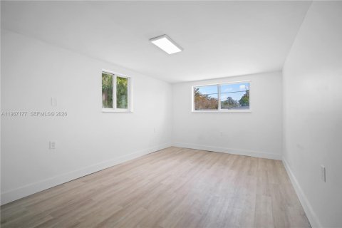 Casa en venta en Miami, Florida, 4 dormitorios, 162.86 m2 № 2029806 - foto 14
