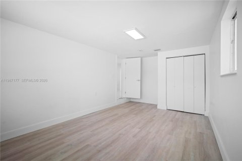 Casa en venta en Miami, Florida, 4 dormitorios, 162.86 m2 № 2029806 - foto 15
