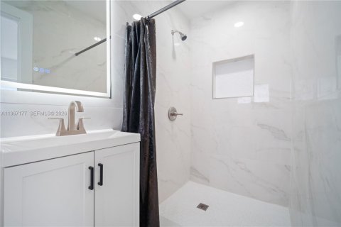 Casa en venta en Miami, Florida, 4 dormitorios, 162.86 m2 № 2029806 - foto 20