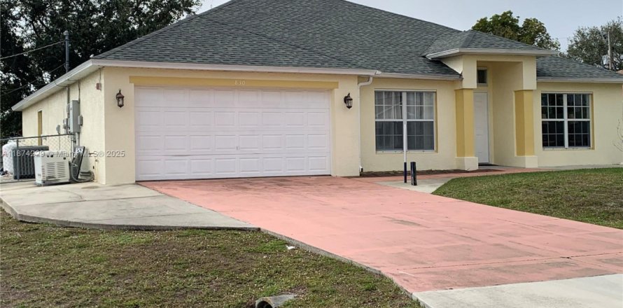 Casa en Cape Coral, Florida 3 dormitorios № 1927757