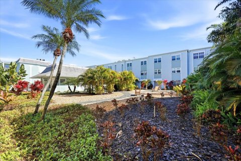 Condominio en venta en Belleair, Florida, 2 dormitorios, 117.34 m2 № 2156148 - foto 28